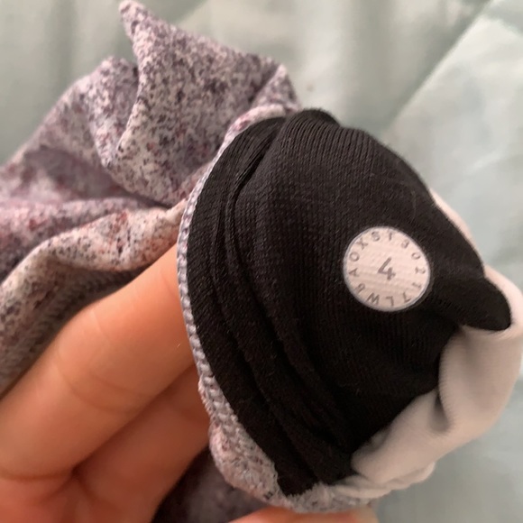 Size 4 - lululemon leggings - luxtreme fabric - 25" - Picture 3 of 3